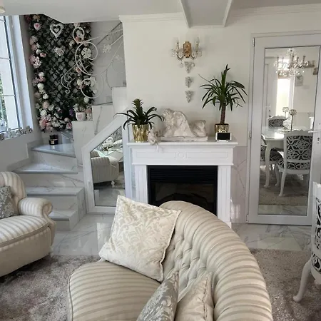 Romansa Villa Novi Sad