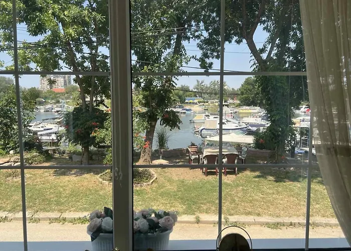 Romansa ヴィラ ノヴィ・サド